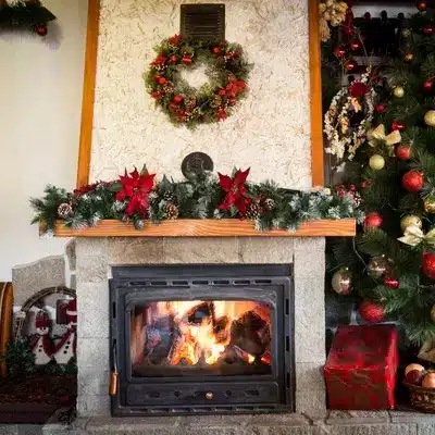 How to get a perfect Christmas fireplace in 10 easy steps